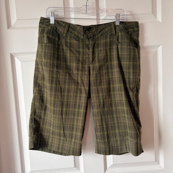 Columbia Pants - Columbia Titanium Womens 14 Olive Green Plaid Omni-Shade Hiking Utility Shorts
